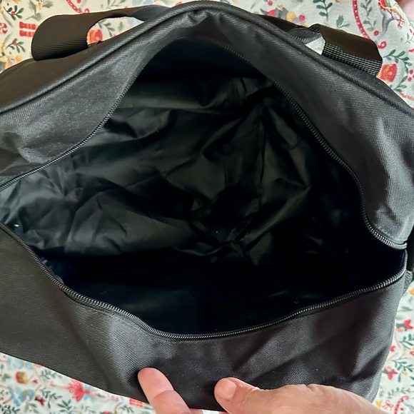 Amazon Black Travel Bag for Women - Picture 4 of 6